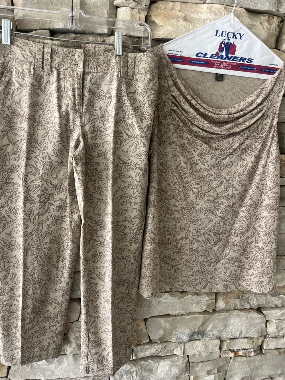 Tommy Bahama linen  Beige Floral-Print Capris and Skirt Set